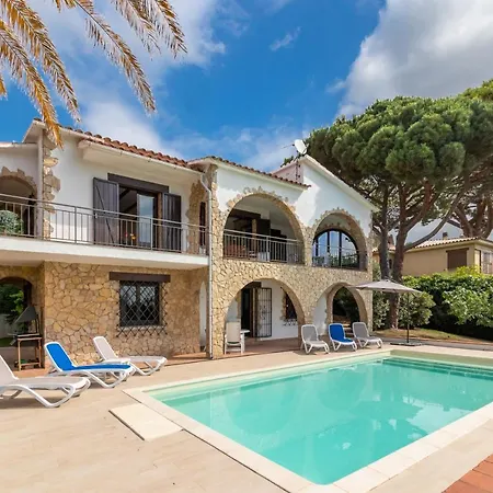 Amistad Villa *
