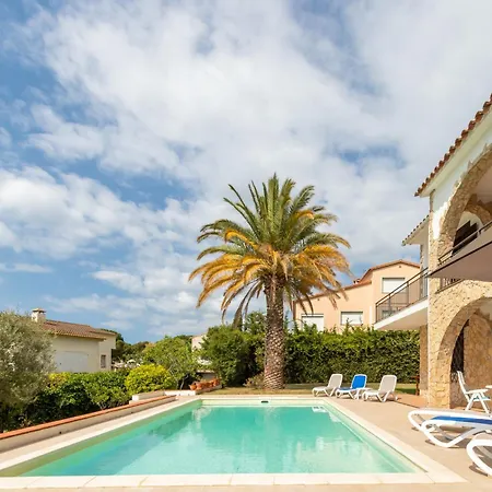 Amistad Villa *